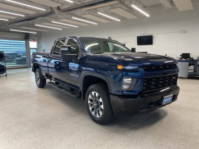 2022 Chevrolet Silverado 2500HD Custom photo 2