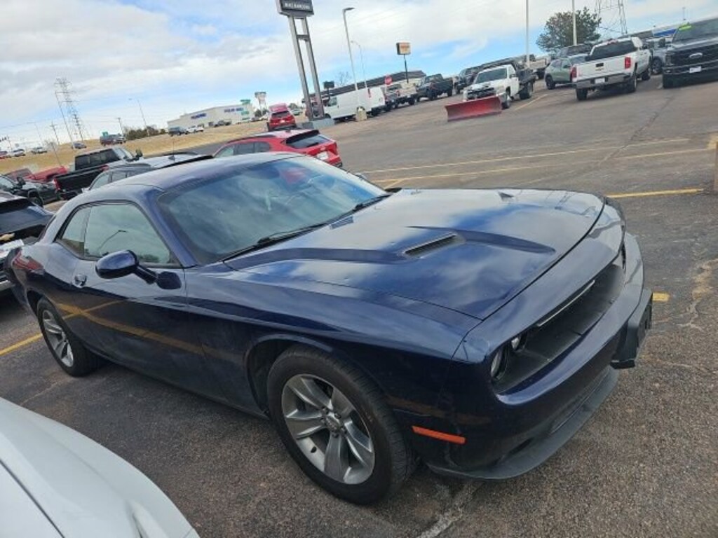 Used 2016 Dodge Challenger SXT Coupe