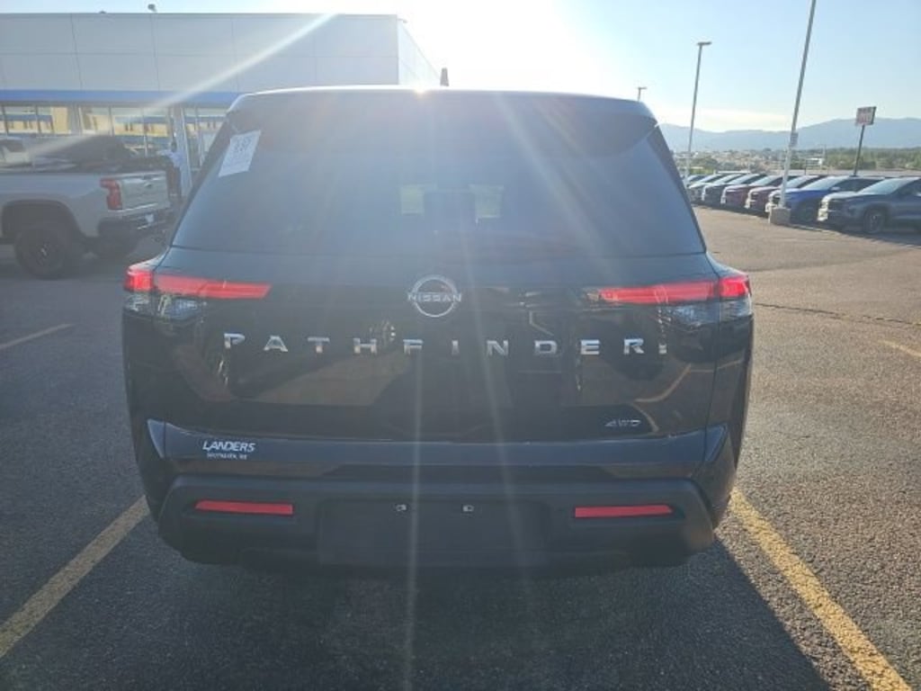 Used 2023 Nissan Pathfinder S SUV