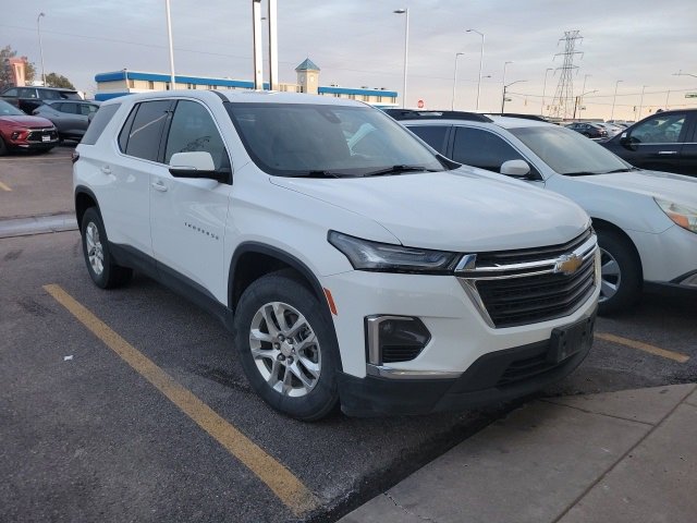 2022 Chevrolet Traverse LS photo 2