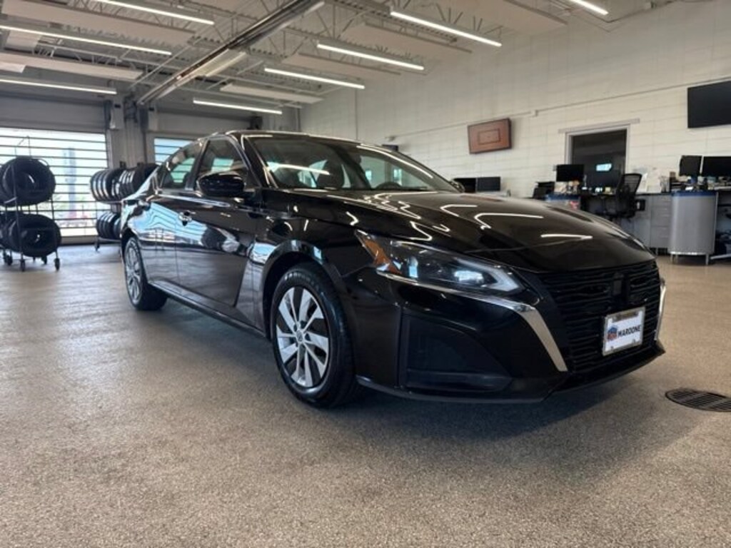 Used 2023 Nissan Altima S FWD Sedan