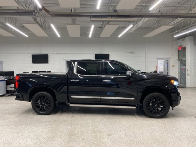 2023 Chevrolet Silverado 1500 High Country photo 4