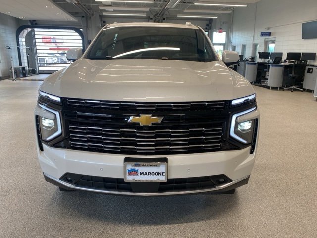 2025 Chevrolet Suburban High Country photo 2