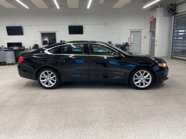 2017 Chevrolet Impala 1LT photo 2
