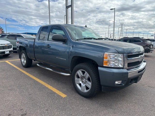 2011 Chevrolet Silverado 1500 LT photo 3
