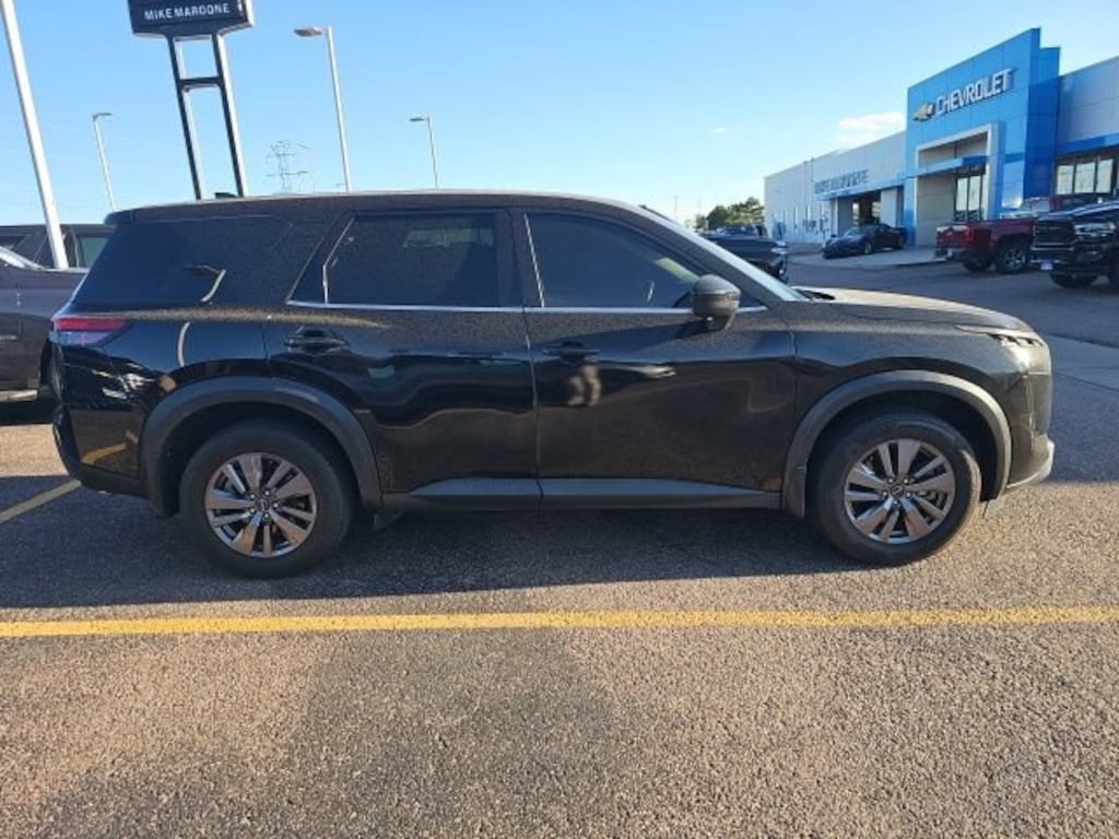 Used 2023 Nissan Pathfinder S SUV