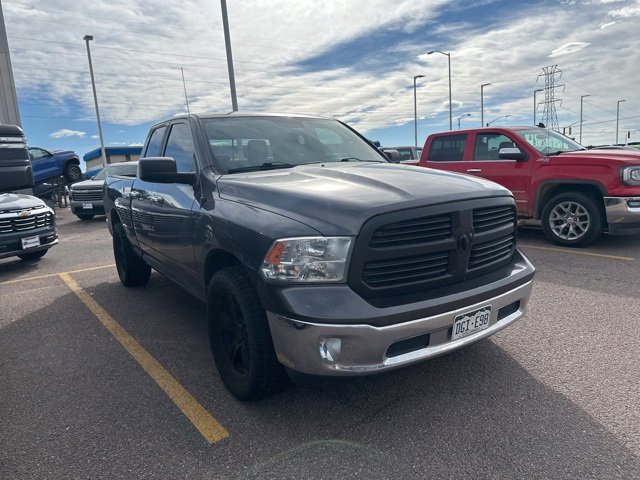 2016 Ram 1500 SLT photo 3