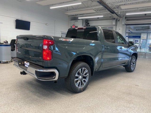 2025 Chevrolet Silverado 1500 LT photo 3