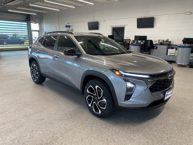 2025 Chevrolet Trax photo 3