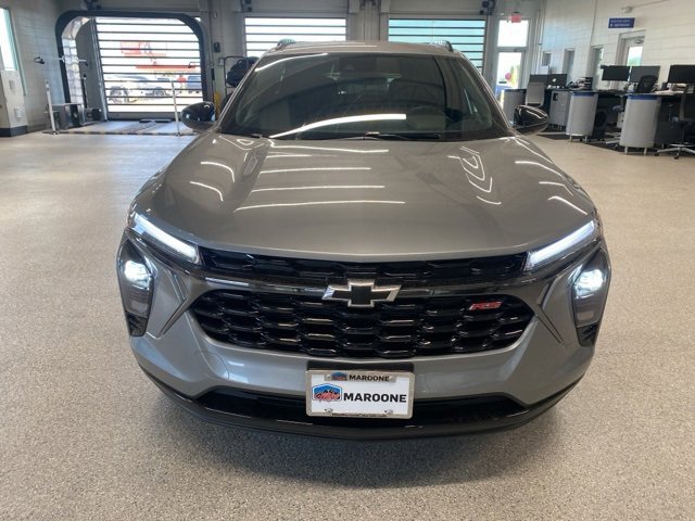 2025 Chevrolet Trax photo 2