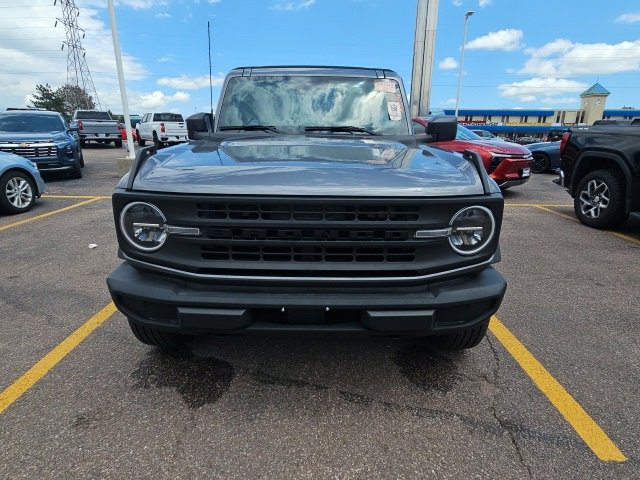 2022 Ford Bronco Base photo 2