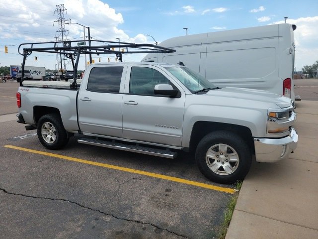 2017 Chevrolet Silverado 1500 photo 2