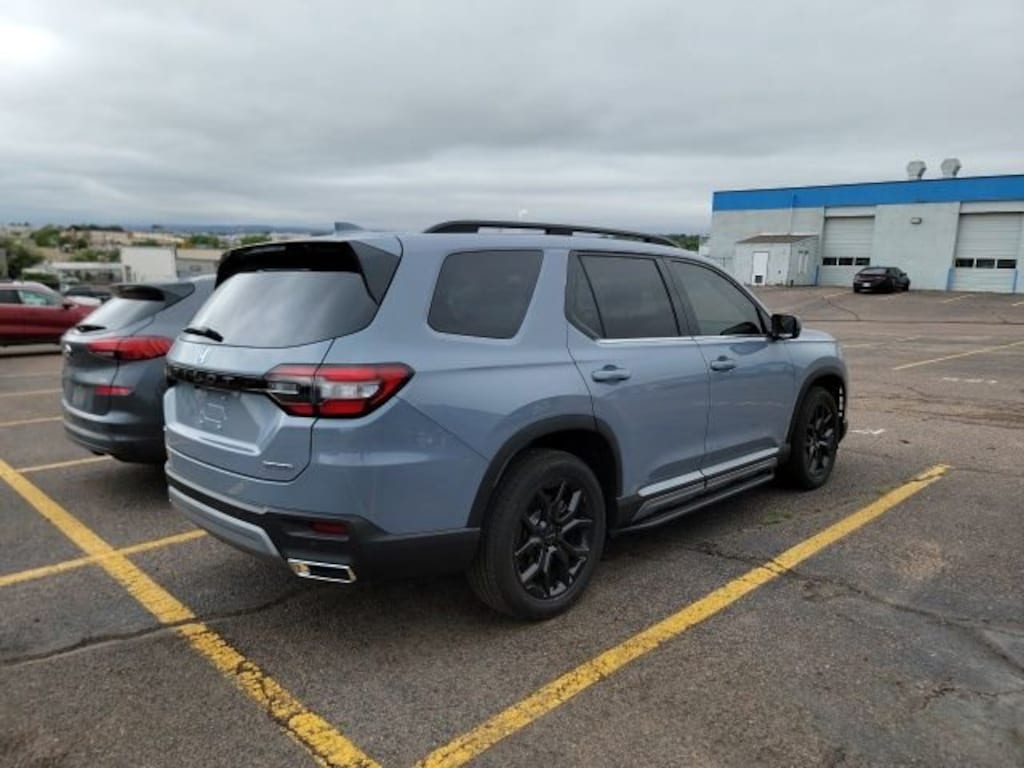 Used 2025 Honda Pilot Touring SUV