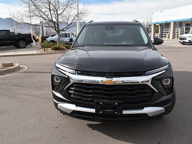 2025 Chevrolet Trailblazer LT photo 2
