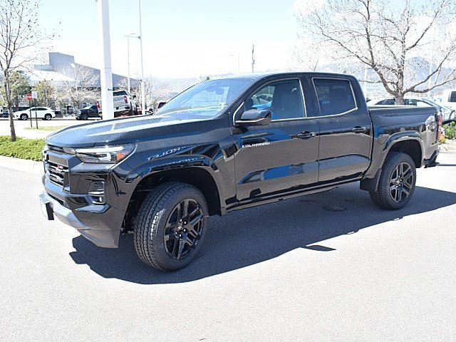2025 Chevrolet Colorado Z71 photo 3