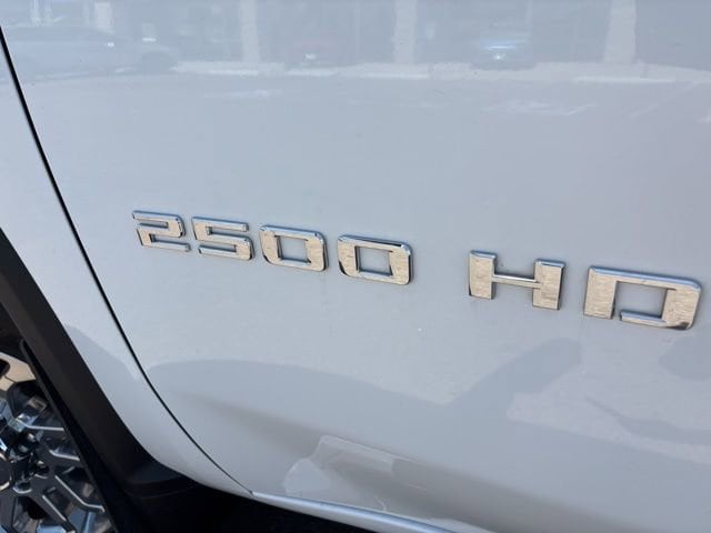 2025 Chevrolet Silverado 2500HD LTZ - Photo 8