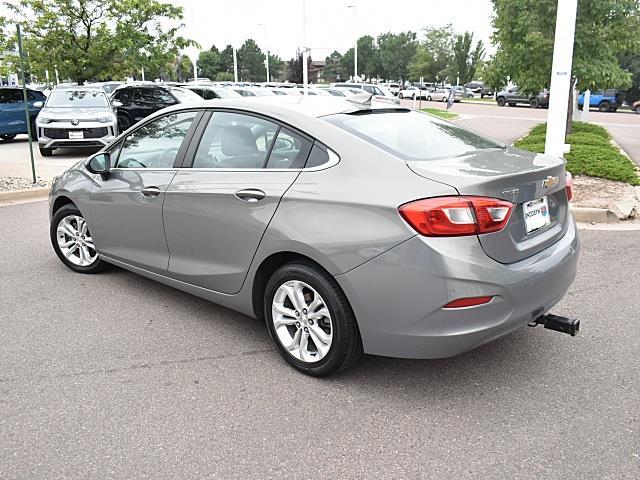 2019 Chevrolet Cruze LT photo 4