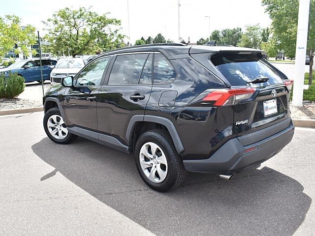 2021 Toyota RAV4 LE photo 4