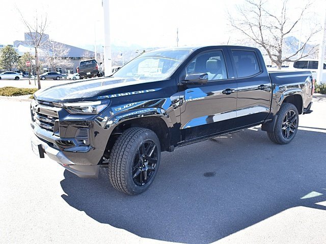 2025 Chevrolet Colorado Z71 photo 3