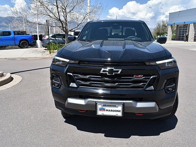 2025 Chevrolet Colorado Z71 photo 2