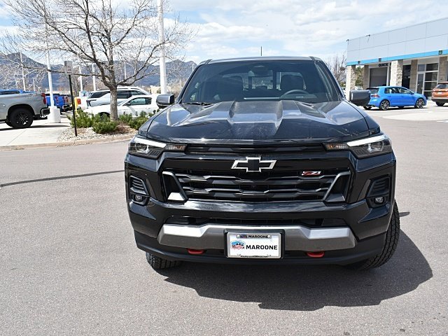 2025 Chevrolet Colorado Z71 photo 2