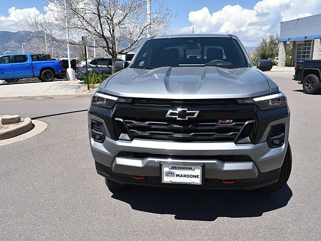 2025 Chevrolet Colorado Z71 photo 2