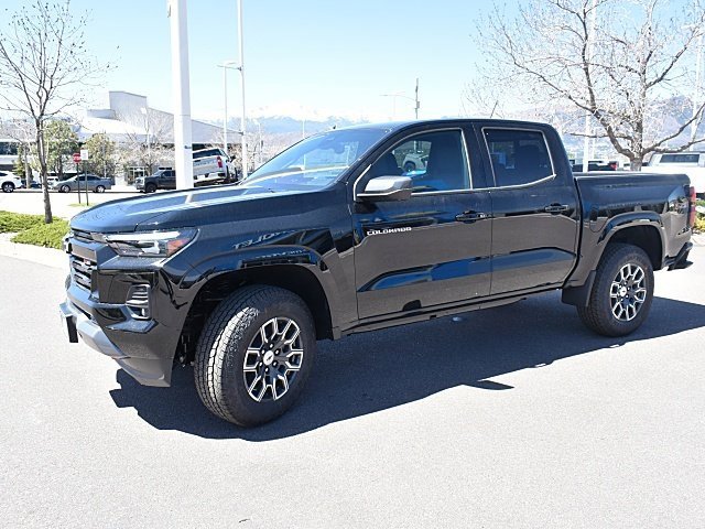 2025 Chevrolet Colorado Z71 photo 3