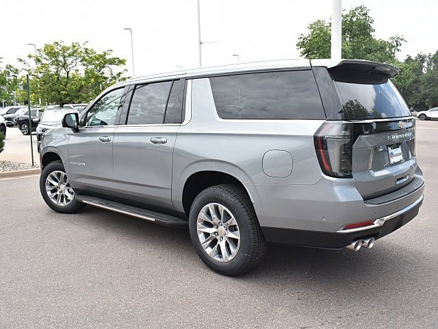 2025 Chevrolet Suburban Premier photo 4