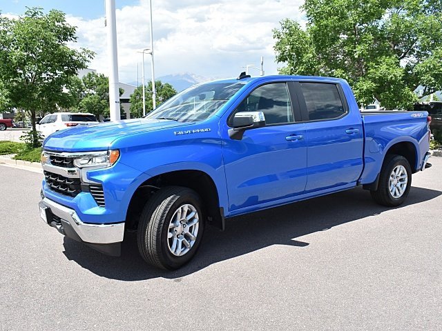 2025 Chevrolet Silverado 1500 LT photo 3