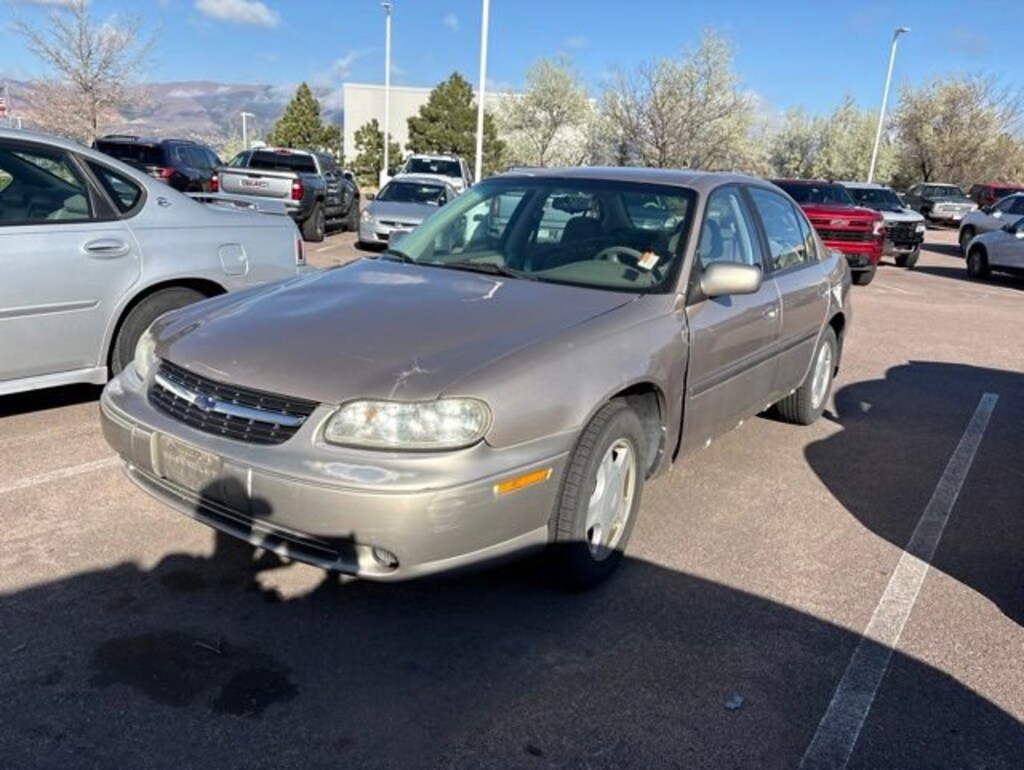 Used 2000 Chevrolet Malibu LS Sedan