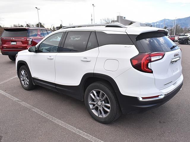 2024 Gmc Terrain SLT photo 2