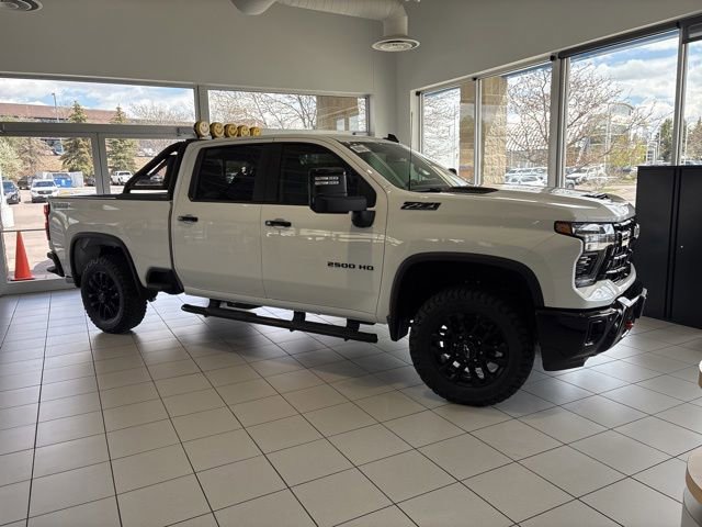 2026 Chevrolet Silverado HD LT 4WD Crew Cab Standard Box's photo