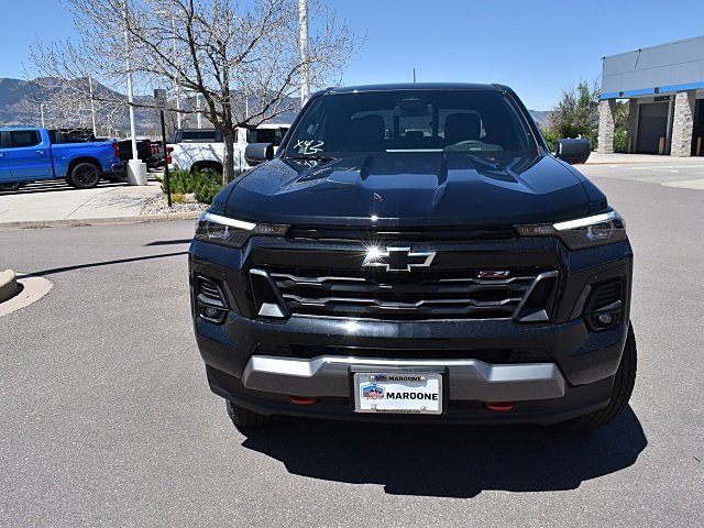 2025 Chevrolet Colorado Z71 photo 2