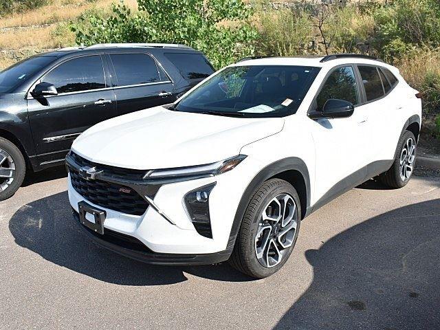 2025 Chevrolet Trax photo 2