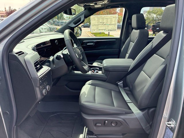 2027 Chevrolet Suburban Z71 - Photo 7