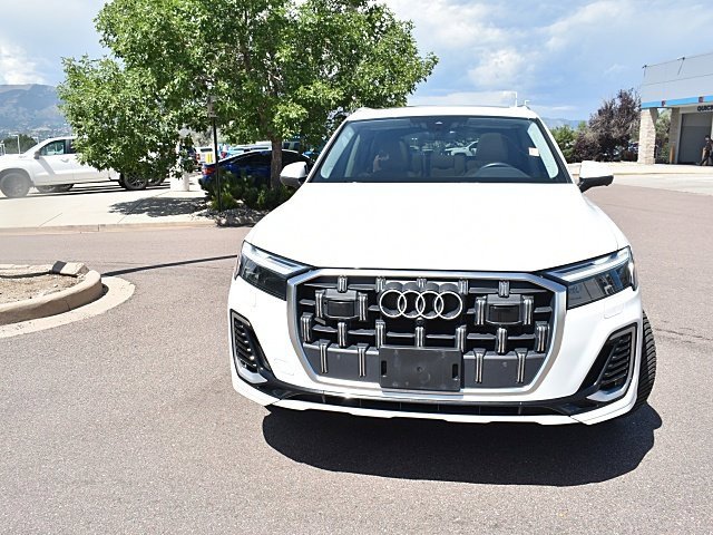 2025 Audi Q7 45 Premium photo 2