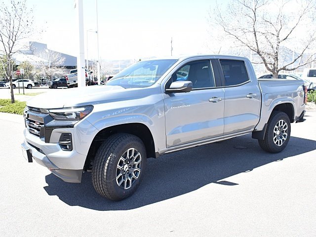 2025 Chevrolet Colorado Z71 photo 3