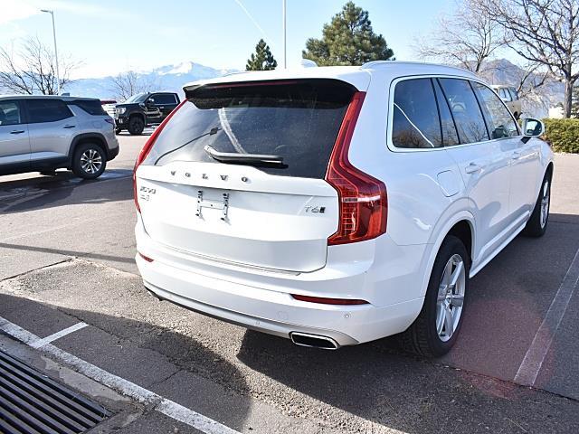 2021 Volvo XC90 T6 Momentum photo 3