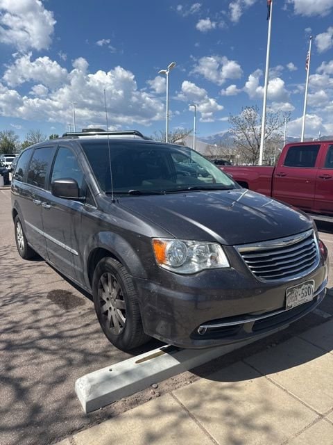 2016 Chrysler Town & Country Touring's photo
