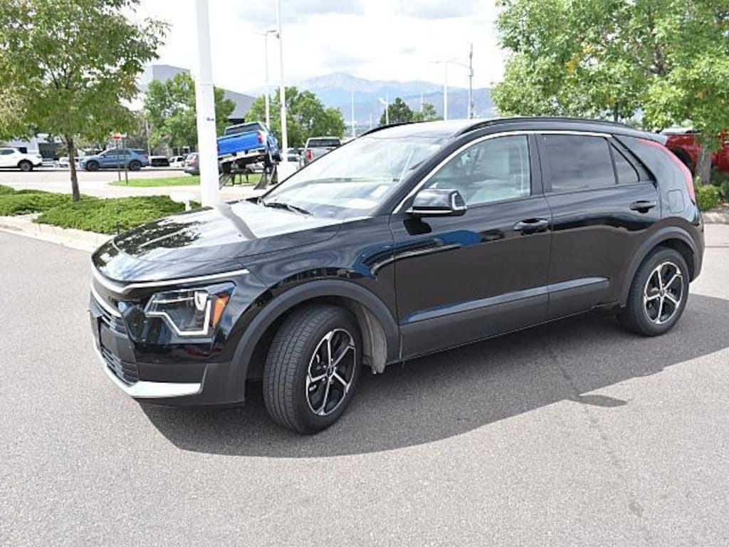 Used 2023 Kia Niro EX SUV