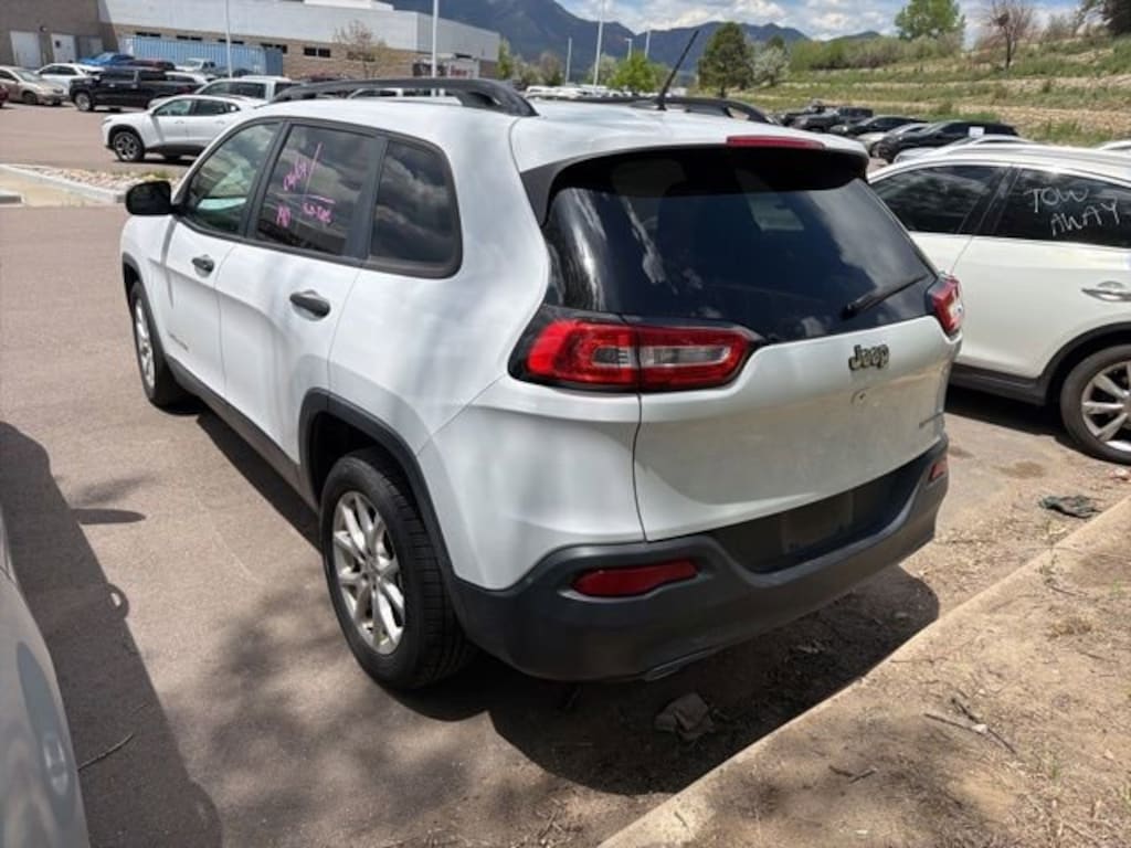 Used 2016 Jeep Cherokee Sport FWD SUV