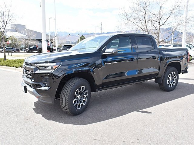 2025 Chevrolet Colorado Z71 photo 3