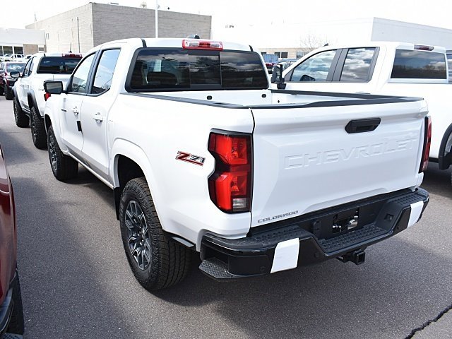 2025 Chevrolet Colorado Z71 photo 3