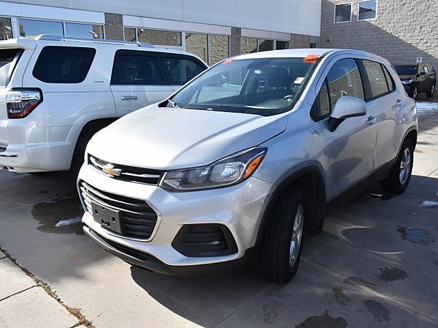 2018 Chevrolet Trax LS photo 2