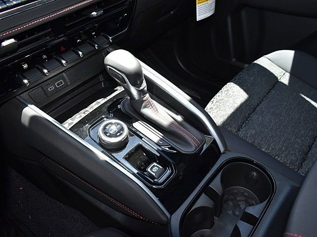 2025 Chevrolet Colorado Z71 - Photo 12