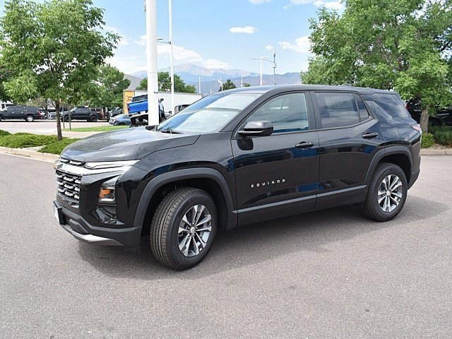 2026 Chevrolet Equinox LT photo 2
