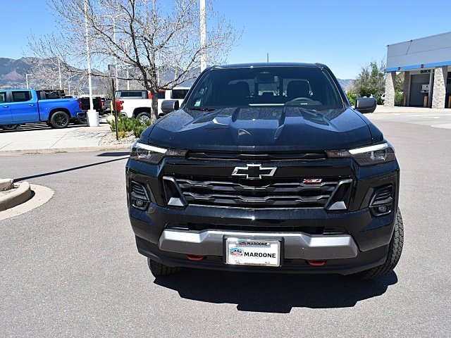 2025 Chevrolet Colorado Z71 photo 2