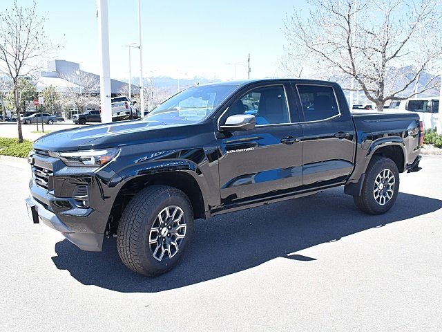 2025 Chevrolet Colorado Z71 photo 3