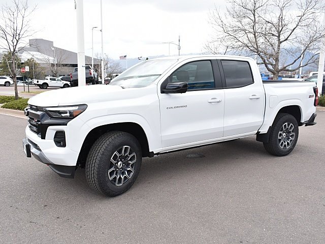 2025 Chevrolet Colorado Z71 photo 3