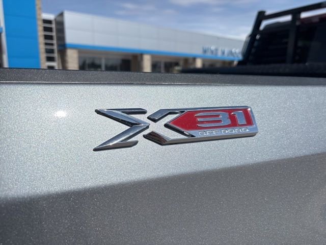 2024 GMC Sierra 1500 SLT - Photo 7